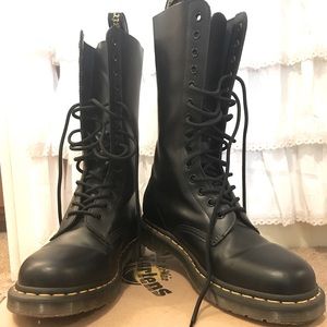 Dr. Martens 1914 boots